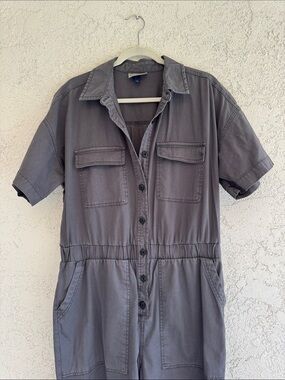 Gray short sleeve Boilersuit utilitarian size 12 wide leg deep pockets
